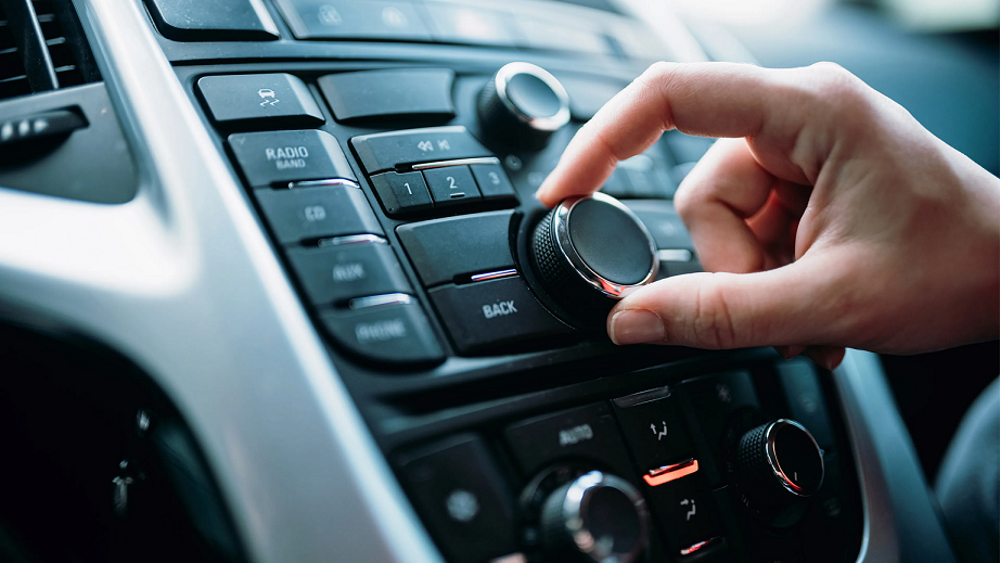Conoce la historia de cómo surgió la radio en el auto